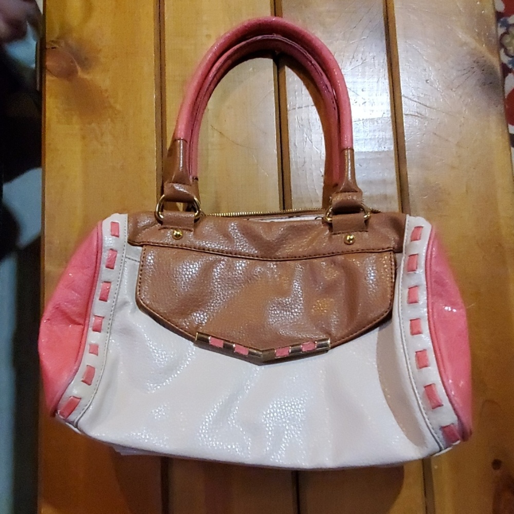 Jessica Simpson purse